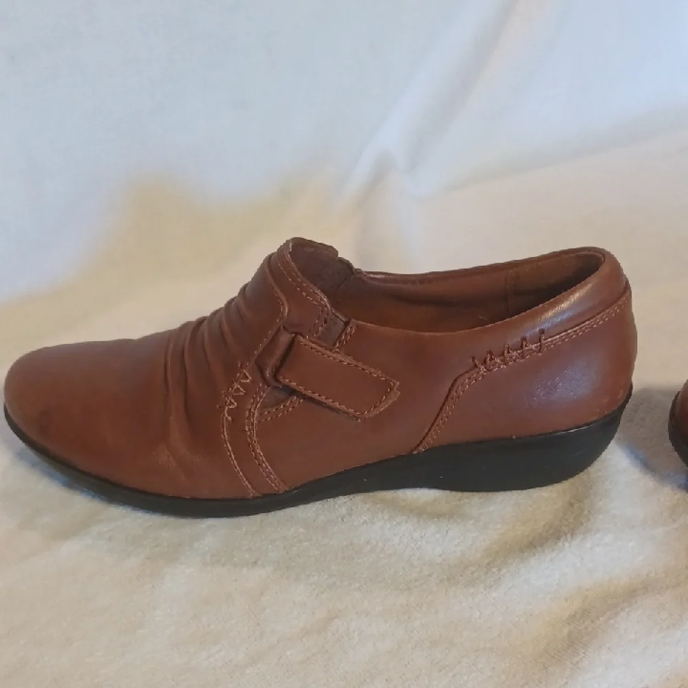 Clarks Women's Brown Leather Loafers Women's Size 7